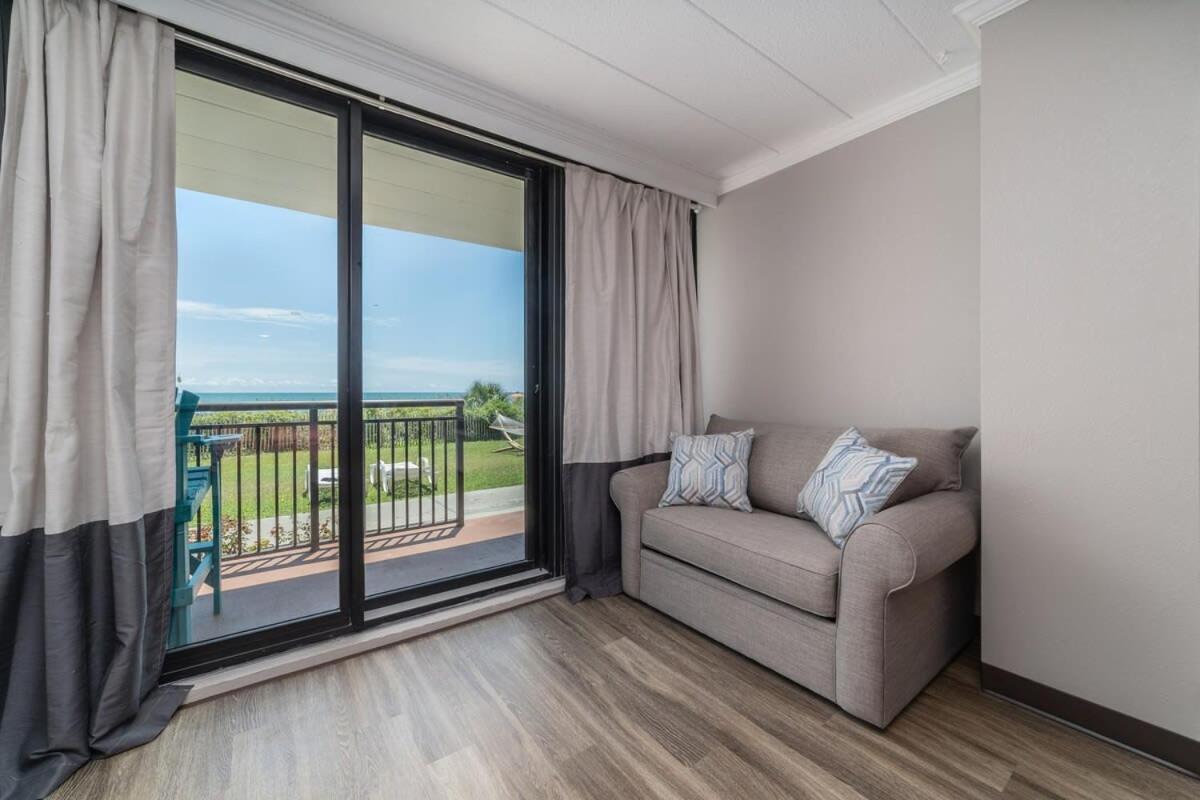 Ground Floor Ocean Front Studio - Caravelle Resort 124 Myrtle Beach Kültér fotó
